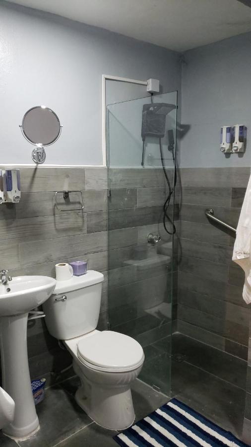 We Hostel And Suites Miraflores By Stand Out Hotels Collection Santo Domingo Exteriör bild